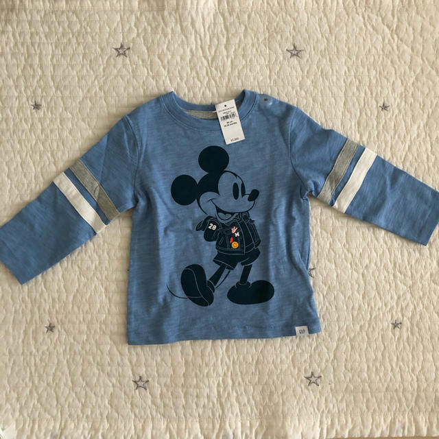 babyGAP(ベビーギャップ)のbaby GAP ミッキーロンT キッズ/ベビー/マタニティのキッズ服男の子用(90cm~)(Tシャツ/カットソー)の商品写真