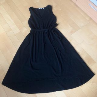 ユニクロ(UNIQLO)のUNIQLO*フィッシュテールジャージワンピ👗Mサイズ*黒*美スタイル(ロングワンピース/マキシワンピース)