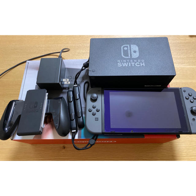 Nintendo Switch(ニンテンドースイッチ)のNintendo Switch JOY-CON グレー 本体 エンタメ/ホビーのゲームソフト/ゲーム機本体(家庭用ゲーム機本体)の商品写真