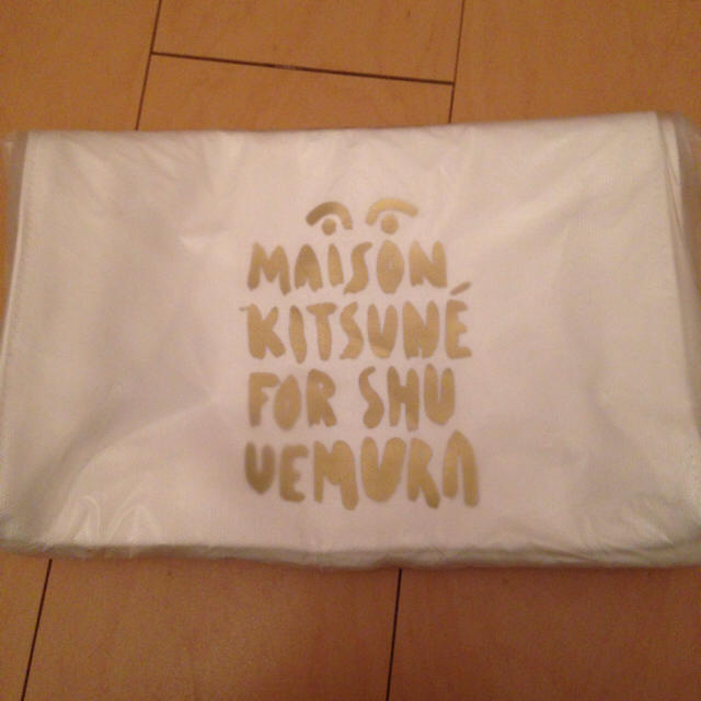 MAISON KITSUNE'(メゾンキツネ)の新品メゾンキツネ限定クラッチ レディースのバッグ(クラッチバッグ)の商品写真