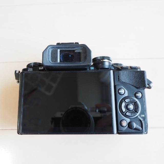 【美品】ミラーレス一眼 OLYMPUS OM-D E-M10 1