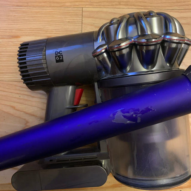 Dyson(ダイソン)のダイソン　掃除機　DC62 ジャンク スマホ/家電/カメラの生活家電(掃除機)の商品写真