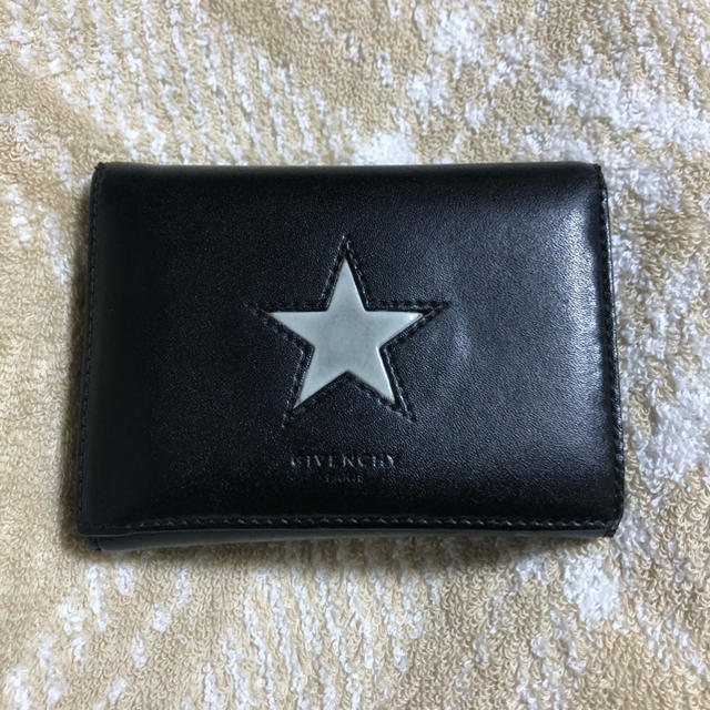 美品 GIVENCHY レザー 三つ折り財布 スタッズ ブラック 備品付き