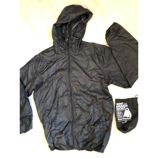 ウインドブレーカー 黒 袋付き 撥水加工 メンズのジャケット/アウター(その他)の商品写真