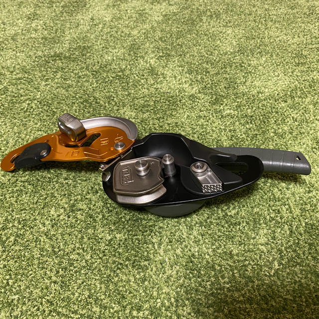 ペツル PETZL アイディ エバック I'D EVAC | domaine-labenissondieu.fr