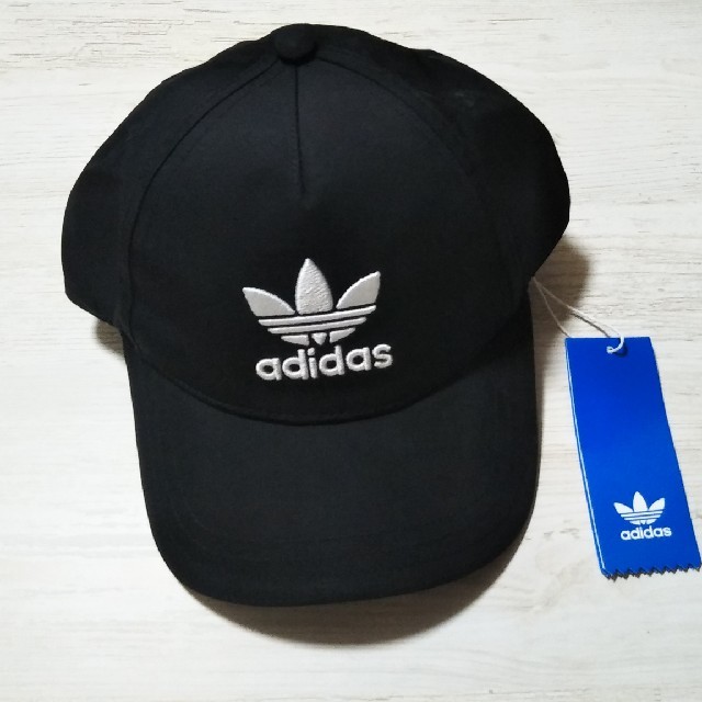 adidas(アディダス)の新品タグ付き　アディダス　キャップ メンズの帽子(キャップ)の商品写真