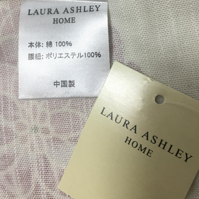 LAURA ASHLEY(ローラアシュレイ)の新品未使用⭐︎LAURA ASHLEY エプロン インテリア/住まい/日用品のキッチン/食器(その他)の商品写真