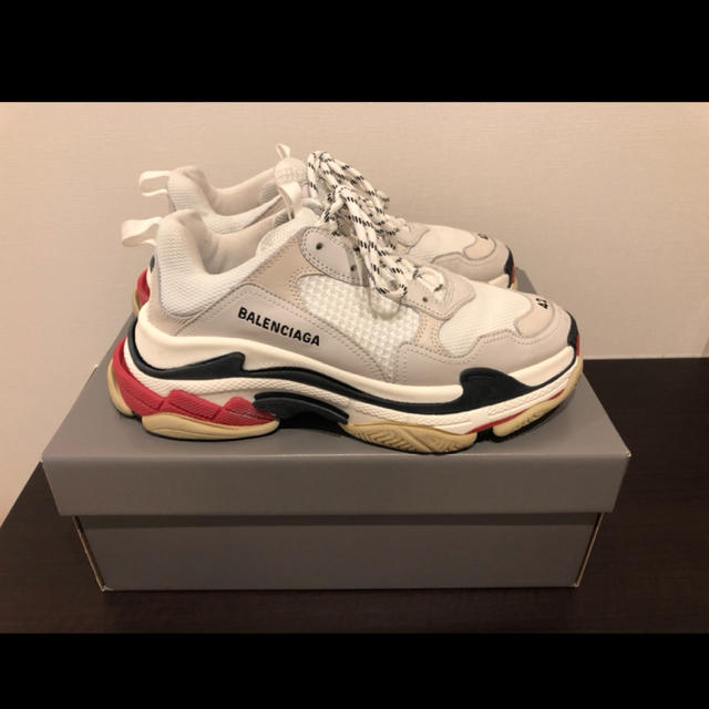 Balenciaga(バレンシアガ)のBALENCIAGA バレンシアガ　triple S トリプルエス　42 正規品 メンズの靴/シューズ(スニーカー)の商品写真