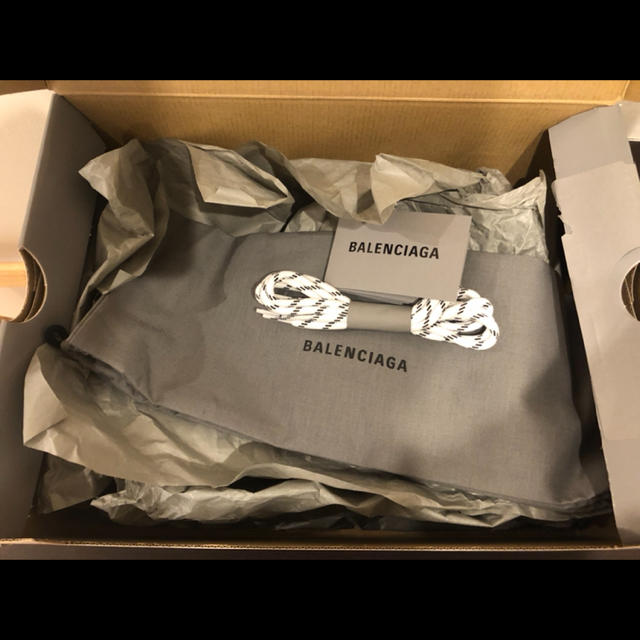 Balenciaga(バレンシアガ)のBALENCIAGA バレンシアガ　triple S トリプルエス　42 正規品 メンズの靴/シューズ(スニーカー)の商品写真