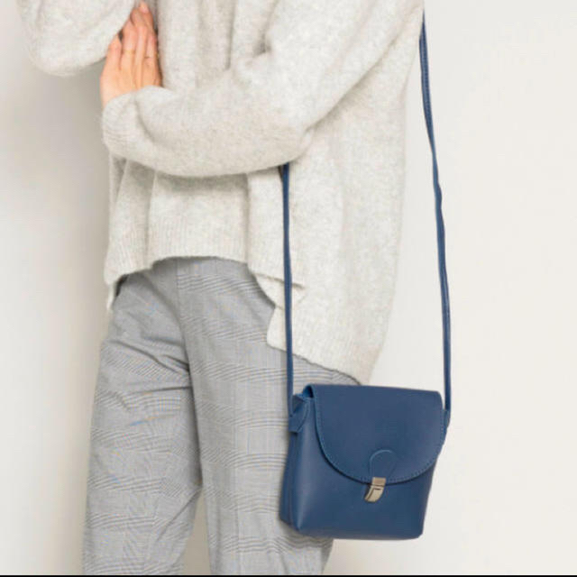 ZARA(ザラ)の新品 PLAIN CLOTHING ショルダーバッグ ★zaraアーバンリサーチ レディースのバッグ(ショルダーバッグ)の商品写真