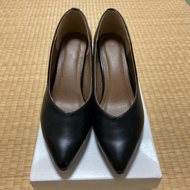 ZARA(ザラ)の最終値下げ　新品　minia 黒パンプス　チャンキーヒール★zara レディースの靴/シューズ(ハイヒール/パンプス)の商品写真