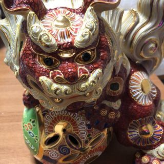 マロン様専用　九谷焼の豪華装飾の獅子シーサーです(置物)