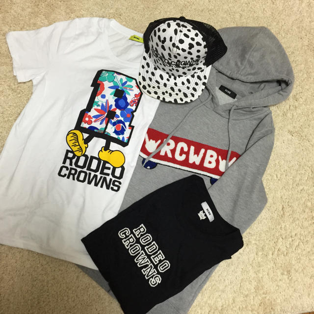 RODEO CROWNS(ロデオクラウンズ)のロデオクラウンズ 4点セット レディースのトップス(Tシャツ(半袖/袖なし))の商品写真