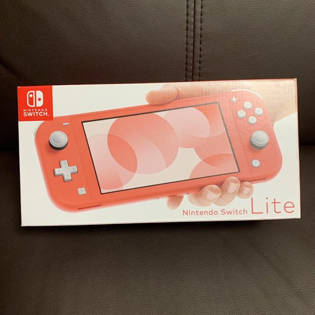 Nintendo Switch Lite コーラル