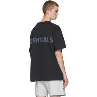 エッセンシャルデザイン(ESSENTIAL DESIGNS)のessentials fear of god Tシャツ ブラック XLサイズ(Tシャツ/カットソー(半袖/袖なし))