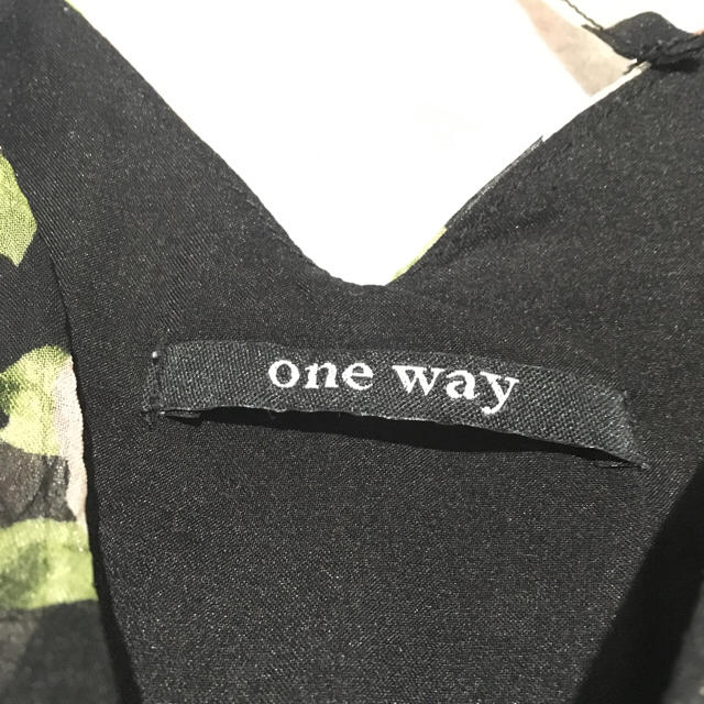 one*way(ワンウェイ)の3/25まで出品 ワンピース レディースのワンピース(ひざ丈ワンピース)の商品写真