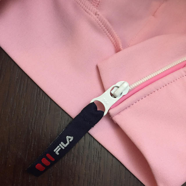 FILA(フィラ)のFILA ジップアップ 美品 ピンク 値下げしました！ レディースのトップス(パーカー)の商品写真