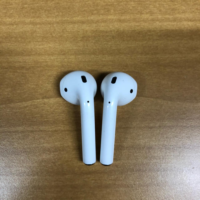 Apple(アップル)の右のみ　AirPods 第1世代 スマホ/家電/カメラのオーディオ機器(ヘッドフォン/イヤフォン)の商品写真