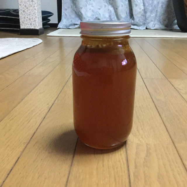 日本ミツバチの蜂蜜 無加工 （900g）の通販 by とも吉's shop｜ラクマ