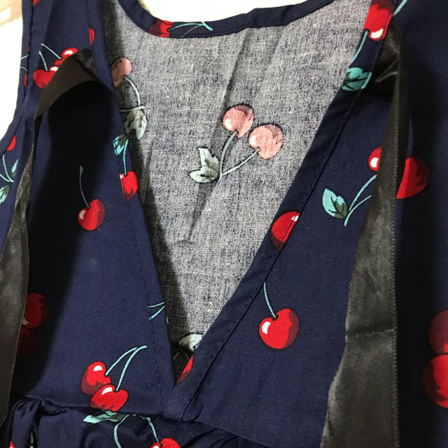 新品 ワンピース  さくらんぼ チェリー 姉妹 お揃い 90 100 キッズ/ベビー/マタニティのキッズ服女の子用(90cm~)(ワンピース)の商品写真