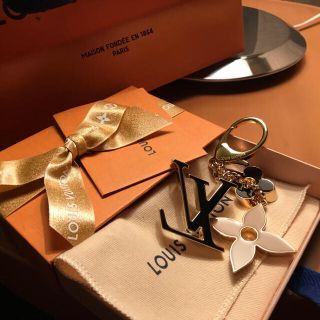 ルイヴィトン(LOUIS VUITTON)の値下げ　ルイヴィトン　チャーム　LV(バッグチャーム)