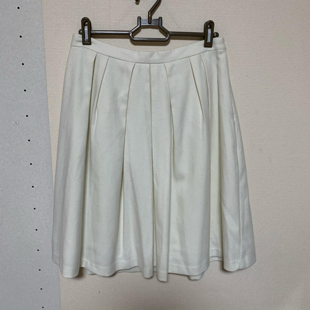 AG by aquagirl(エージーバイアクアガール)のシンプルフレアスカート   レディースのスカート(ひざ丈スカート)の商品写真