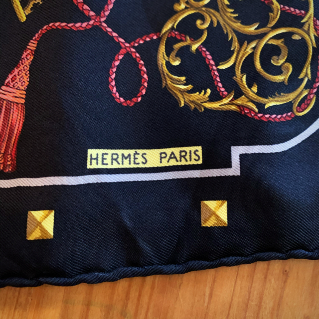 Hermes(エルメス)のエルメス プチカレ シルク100% スカーフ ブラック レディースのファッション小物(バンダナ/スカーフ)の商品写真