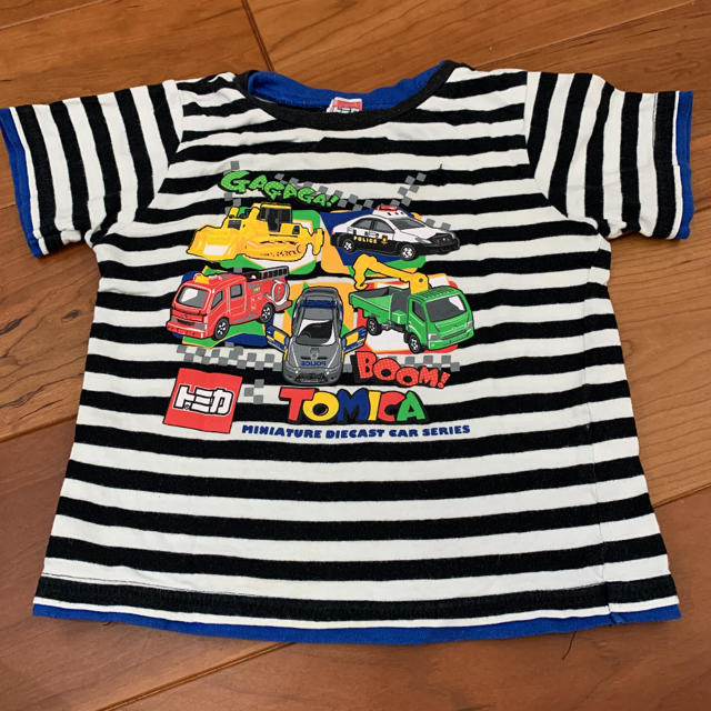 Takara Tomy(タカラトミー)のトミカ　Tシャツ　サイズ100  キッズ/ベビー/マタニティのキッズ服男の子用(90cm~)(Tシャツ/カットソー)の商品写真