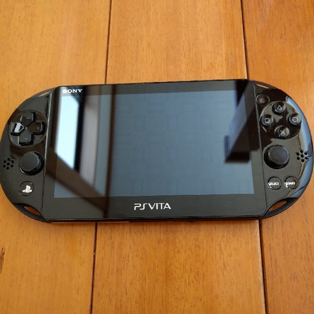 PlayStation Vita(プレイステーションヴィータ)のpsvita2000　16ｷﾞｶ エンタメ/ホビーのゲームソフト/ゲーム機本体(携帯用ゲーム機本体)の商品写真