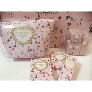 レメルヴェイユーズラデュレ(Les Merveilleuses LADUREE)のラスト1点 ラデュレ ニューイヤーキット(コフレ/メイクアップセット)