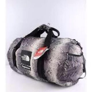 シュプリーム(Supreme)のSUPREME NORTH FACE Snake Duffle Bag(ボストンバッグ)