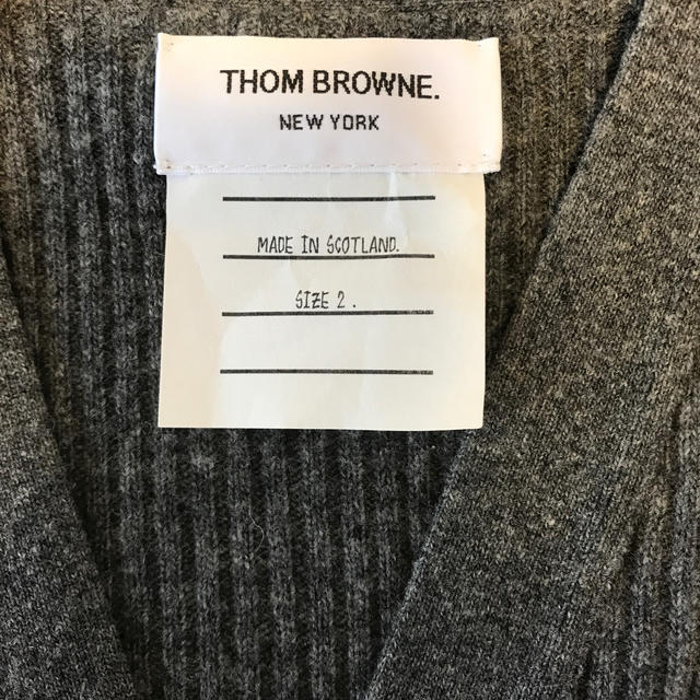 THOM BROWNE(トムブラウン)のTHOM BROWN メンズ　ベスト メンズのトップス(ベスト)の商品写真