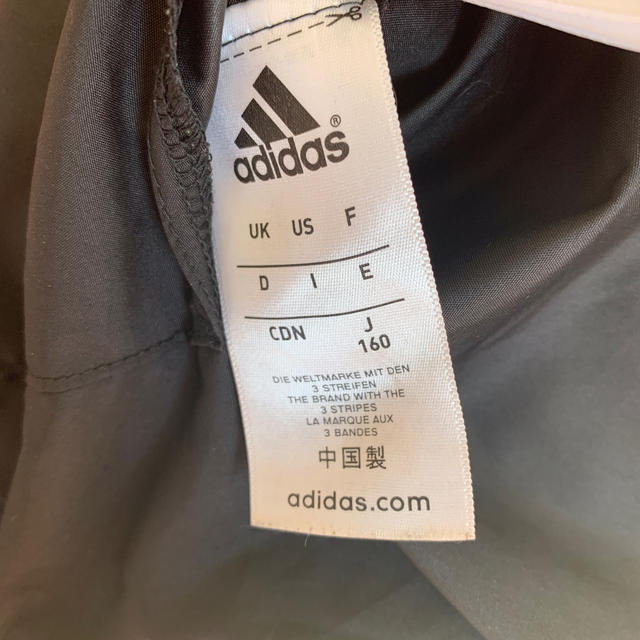 adidas(アディダス)のアウター キッズ/ベビー/マタニティのキッズ服男の子用(90cm~)(ジャケット/上着)の商品写真