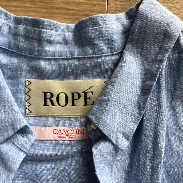 ROPE’(ロペ)のROPE ベスト　シャツ　半袖　ノースリーブ　水色 レディースのトップス(シャツ/ブラウス(半袖/袖なし))の商品写真