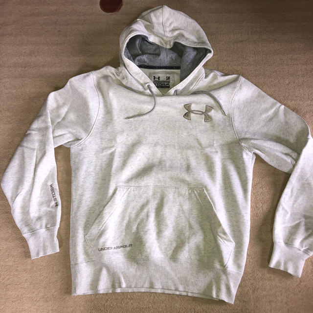 UNDER ARMOUR(アンダーアーマー)のUNDER ARMOUR パーカー　(sm) スポーツ/アウトドアのトレーニング/エクササイズ(トレーニング用品)の商品写真