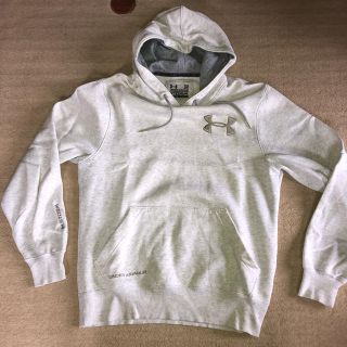 アンダーアーマー(UNDER ARMOUR)のUNDER ARMOUR パーカー　(sm)(トレーニング用品)