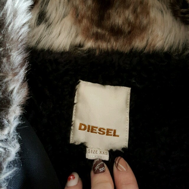 DIESEL(ディーゼル)のDIESELコート レディースのジャケット/アウター(ロングコート)の商品写真