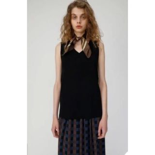 マウジー(moussy)の美品　マウジー　リブニット　タンクトップ　Vネック(カットソー(半袖/袖なし))