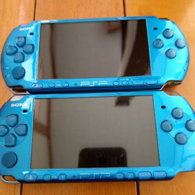 PlayStation Portable(プレイステーションポータブル)のpsp3000本体 2台 エンタメ/ホビーのゲームソフト/ゲーム機本体(携帯用ゲーム機本体)の商品写真