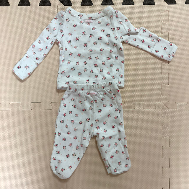 babyGAP(ベビーギャップ)の新生児用　長袖セットアップ レディースのルームウェア/パジャマ(ルームウェア)の商品写真