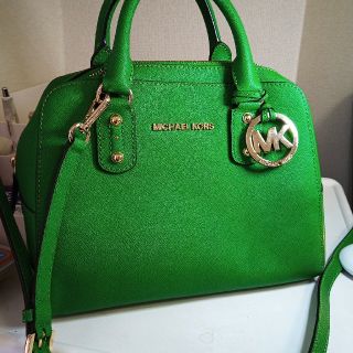 マイケルコース(Michael Kors)のMICHAEL KORS ハンドバッグ(ハンドバッグ)