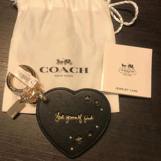 コーチ(COACH)のcoachコーチキーホルダーキーリングチャーム新品セレーナゴメスコラボ(キーホルダー)