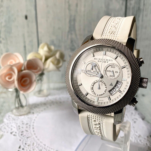 BURBERRY(バーバリー)の【電池交換済み】BURBERRY バーバリー スポーツ 腕時計 クロノグラフ 白 メンズの時計(腕時計(アナログ))の商品写真