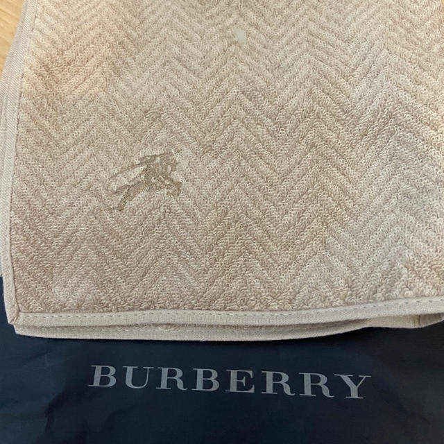 BURBERRY(バーバリー)の【新品・未使用】Burberry ハンカチ メンズのファッション小物(ハンカチ/ポケットチーフ)の商品写真