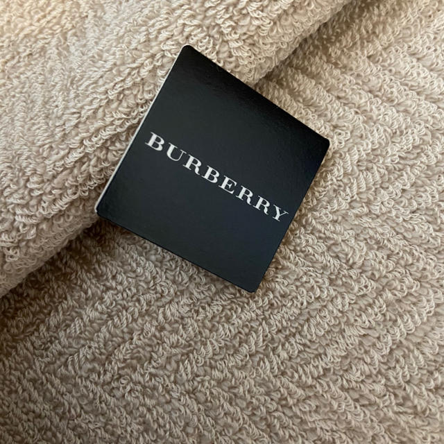 BURBERRY(バーバリー)の【新品・未使用】Burberry ハンカチ メンズのファッション小物(ハンカチ/ポケットチーフ)の商品写真