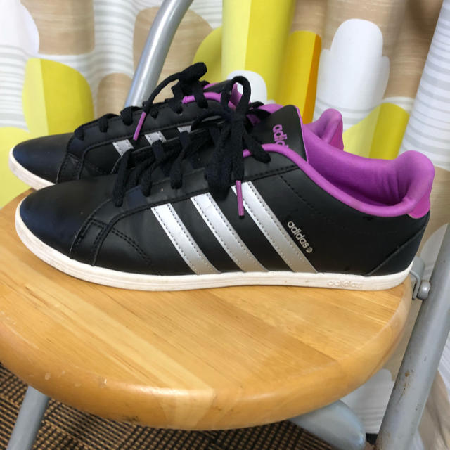 adidas(アディダス)の最終値下げ adidas neo スニーカー 24.0 レディースの靴/シューズ(スニーカー)の商品写真