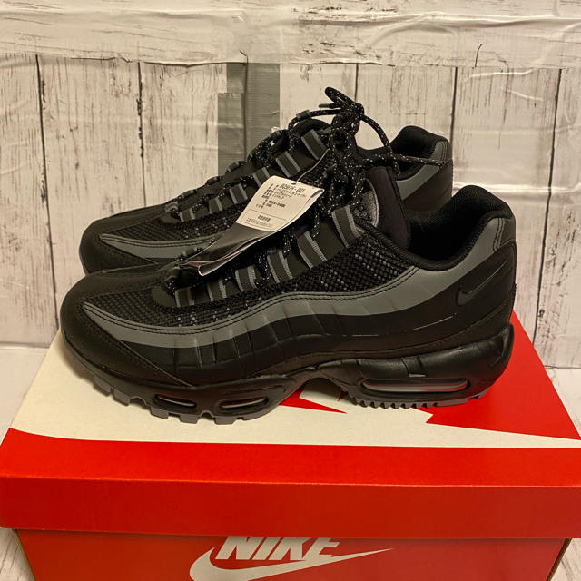 NIKE(ナイキ)のNIKE AIR MAX 95 新品 ナイキ エアマックス ブラック グレー メンズの靴/シューズ(スニーカー)の商品写真