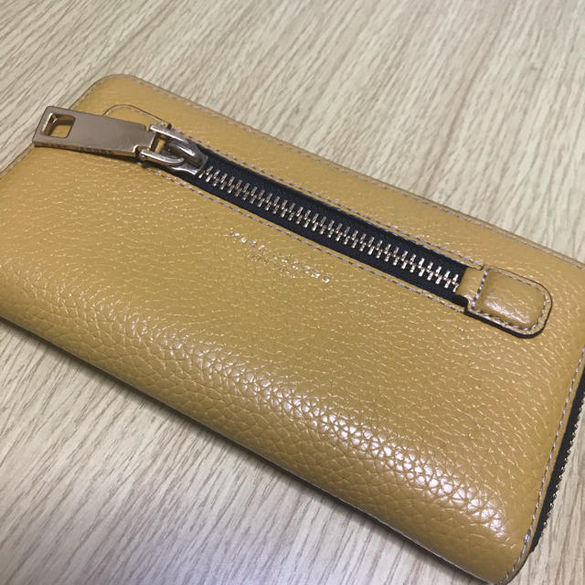 MARC BY MARC JACOBS(マークバイマークジェイコブス)のマークジェイコブス財布 レディースのファッション小物(財布)の商品写真