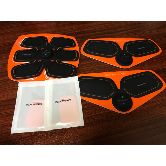 SIXPAD(シックスパッド)のSIXPAD シックスパッド　さくらさん専用 スポーツ/アウトドアのトレーニング/エクササイズ(トレーニング用品)の商品写真