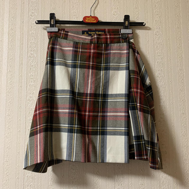 Vivienne Westwood(ヴィヴィアンウエストウッド)のVivienne Westwood タータンチェック スカート レディースのスカート(ミニスカート)の商品写真